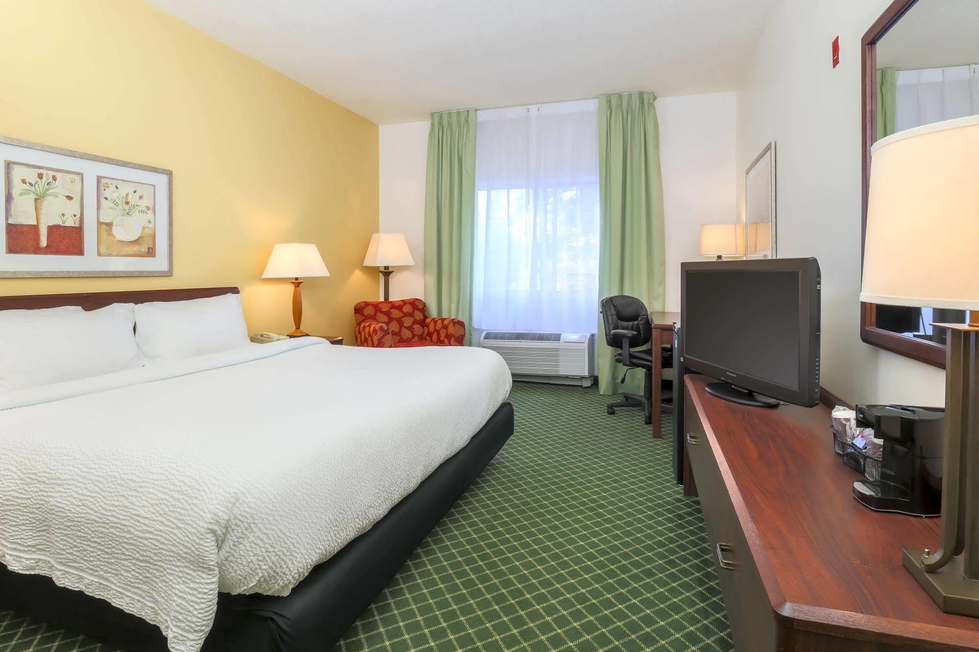 Hotel Wingate By Wyndham Uniontown Exterior foto